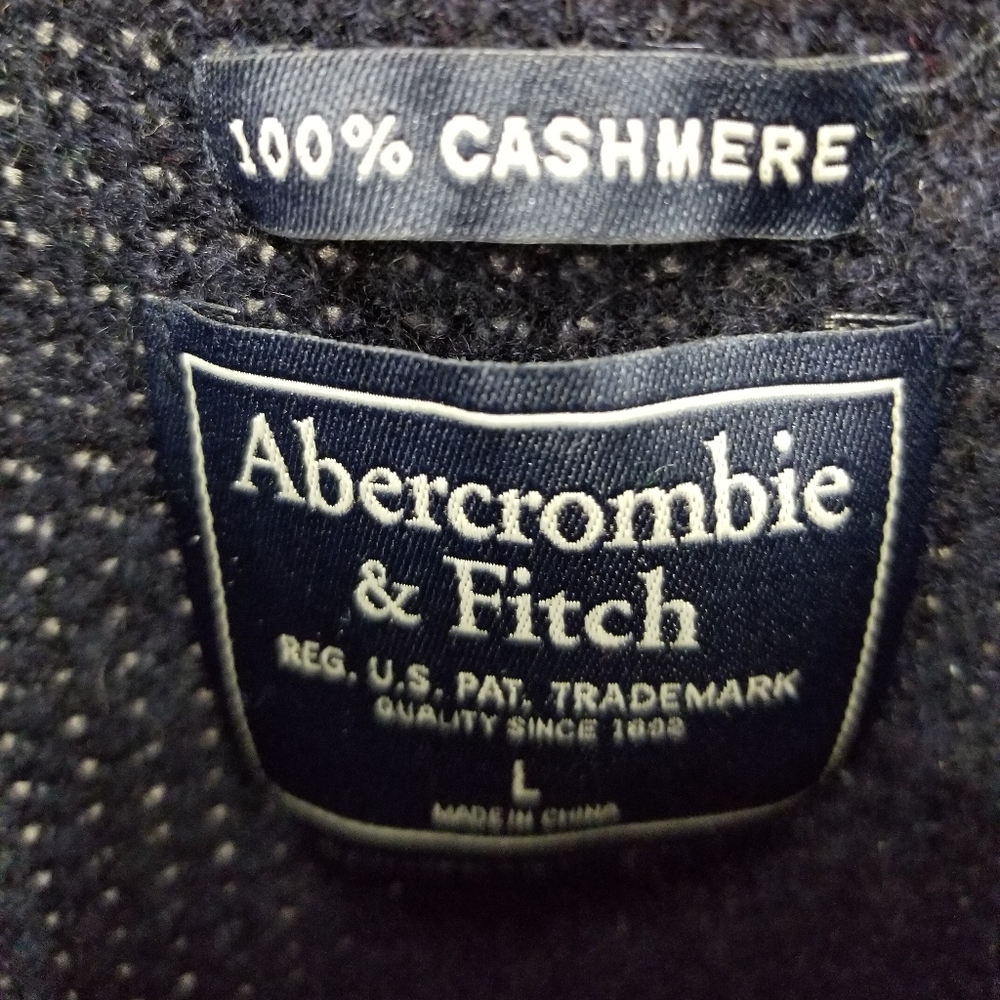 NWT Abercrombie and Fitch  Is cashmere sweater large